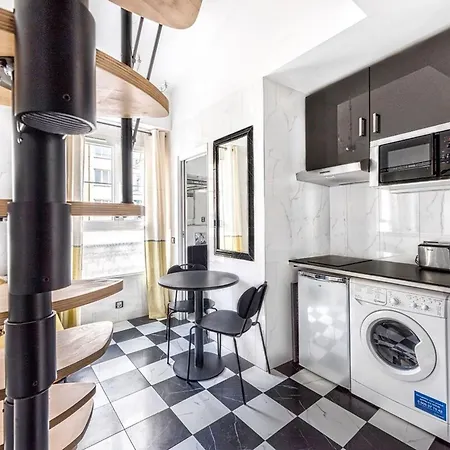 Apartment Colisee - Champs Elysees By B'your