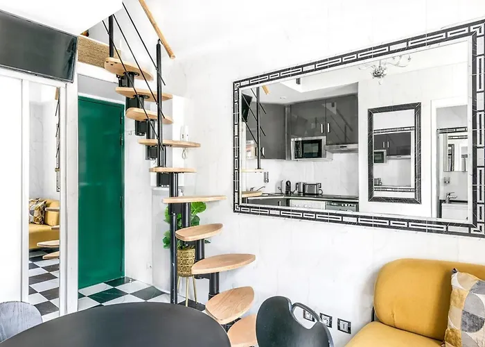 Daire Colisee - Champs Elysees By B'your *