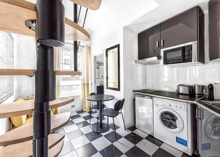 Daire Colisee - Champs Elysees By B'your