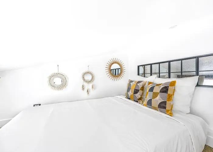 Colisee - Champs Elysees By B'your Paris