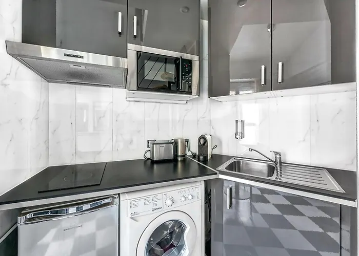 Colisee - Champs Elysees By B'your Apartment *