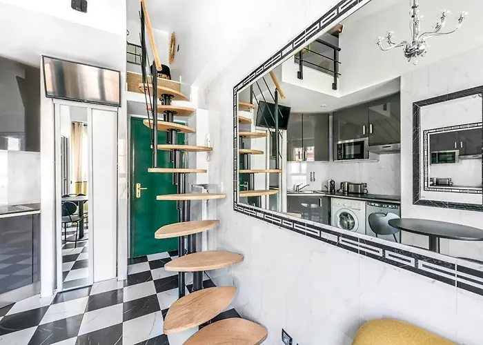 Colisee - Champs Elysees By B'your Paris